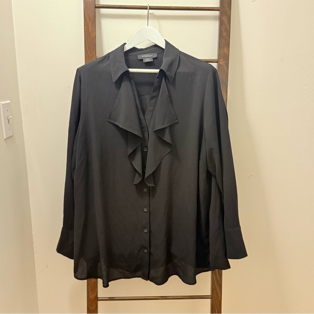 Black blouse with flounce bust